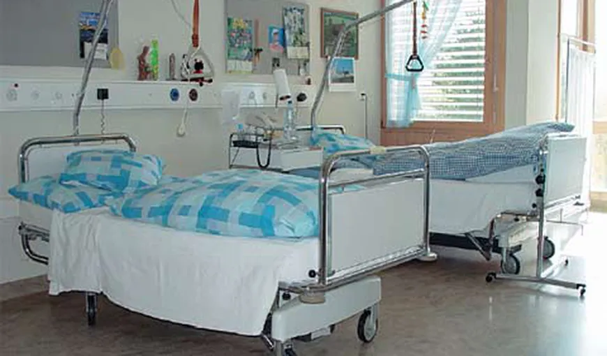 Ministerul Sănătăţii: Un copil care a intrat în legătură cu cel suspect de meningită care a murit, internat în spital cu febră şi otită