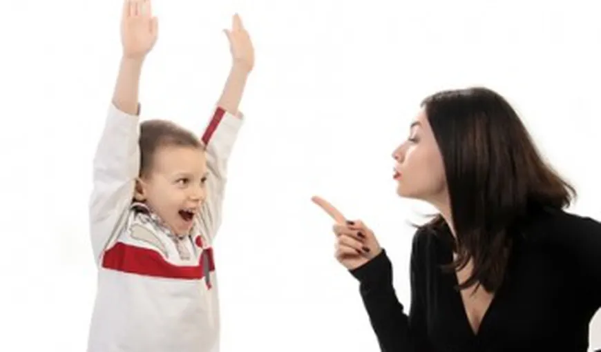 Disciplină copii: 4 greşeli pe care le repetă părinţii încercând să-i cuminţească