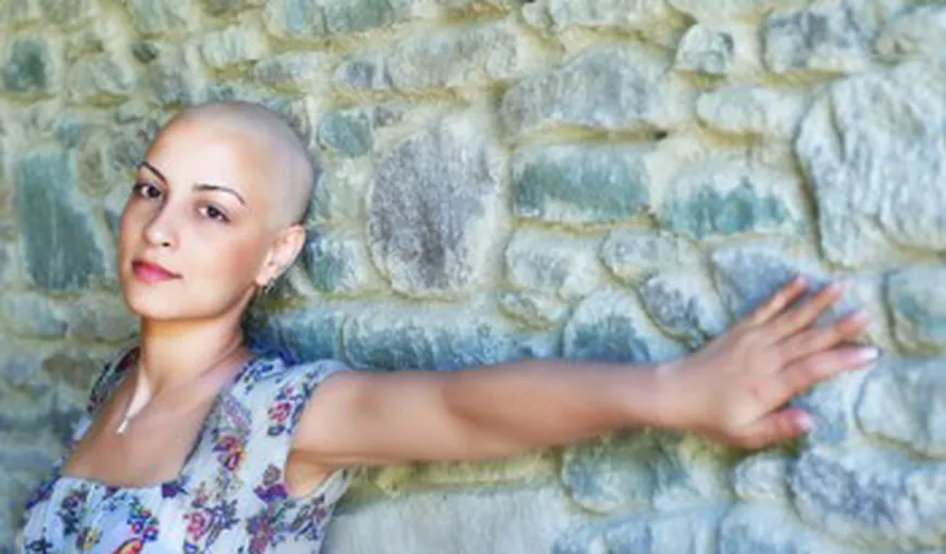 Cancer ovarian: Simptomele „asasinului tăcut”