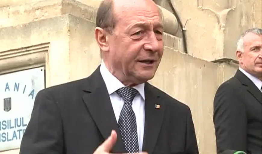 Traian Băsescu, prima reacţie privind dezinfectanţii Hexi Pharma: Trebuia să îi gust eu? VIDEO