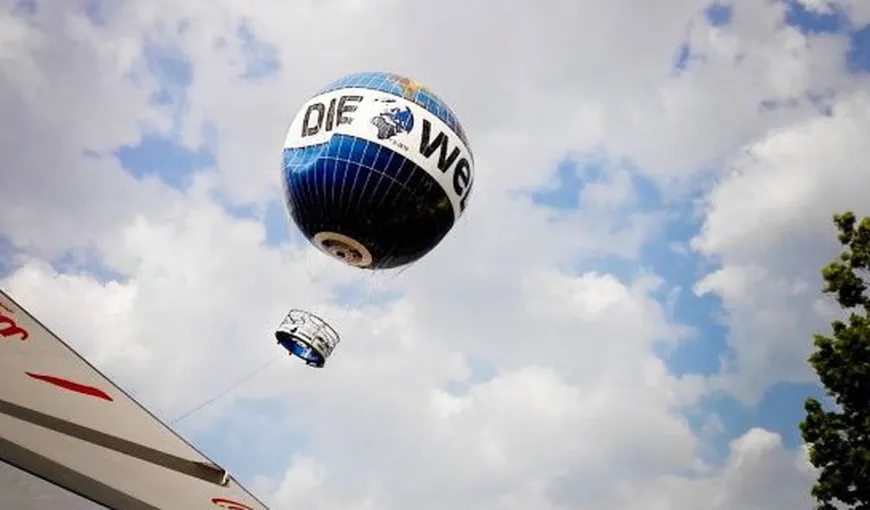 Plimbare de coşmar la Berlin. Balonul în care se aflau mai mulţi turişti a fost luat de vânt VIDEO
