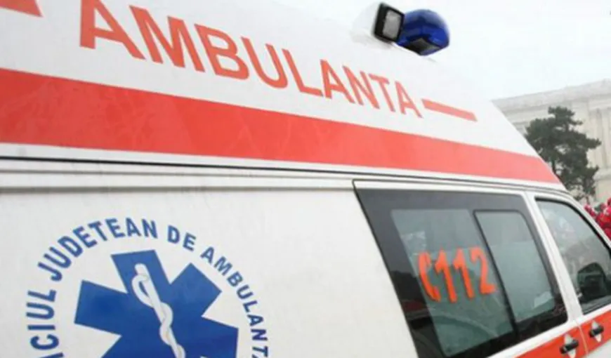 Un copil a aşteptat trei ore ca ambulanţa să-l transporte de la un spital la altul