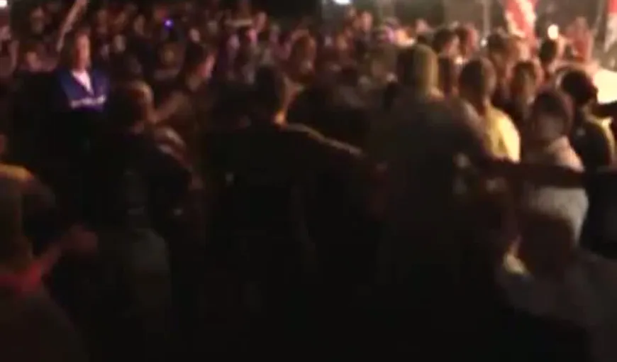 Bătaie cruntă la un concert din Iaşi. Mai multe persoane au fost rănite, iar un tânăr a fost operat de urgenţă VIDEO