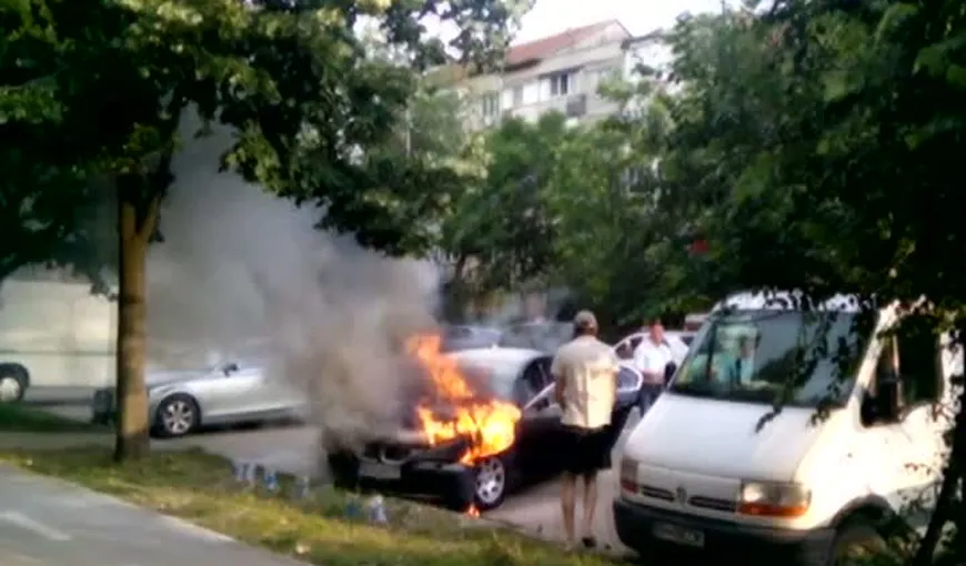 Bolid în flăcări într-o parcare din Oradea