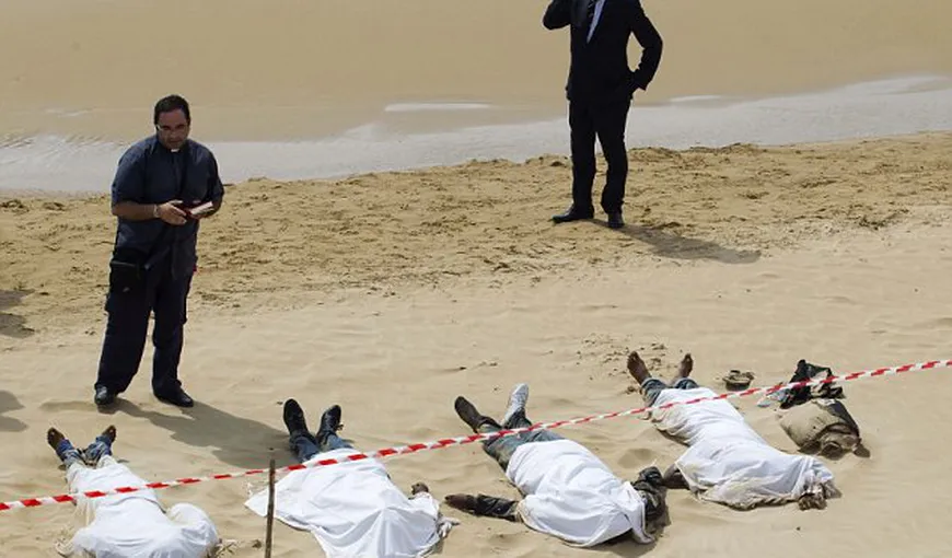 Criza migranţilor: 120 de cadavre ale refugiaţilor, pe o plajă din Libia