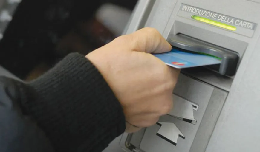 DIICOT: O grupare din Arad a spart sistemele de securitate ale unor bănci. 400 de carduri au fost clonate