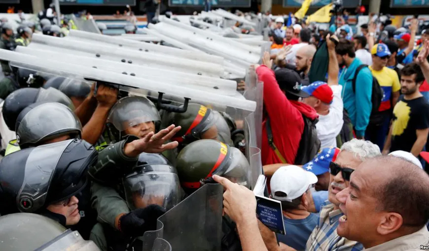 Venezuela: Bătăi violente în Consiliul naţional electoral. Un deputat a fost rănit