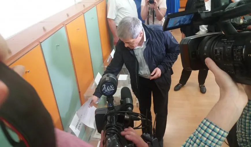 Premierul Dacian Cioloş a votat la Zalău: „M-aş fi aşteptat la mai multă regenerare a resurselor umane ale partidelor”