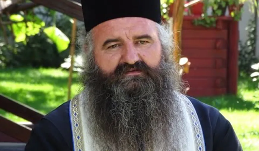 Credincioşii bat sute de kilometri ca să ajungă în Bucureşti, la duhovnicul Ciprian: „Ştie dinainte problemele”