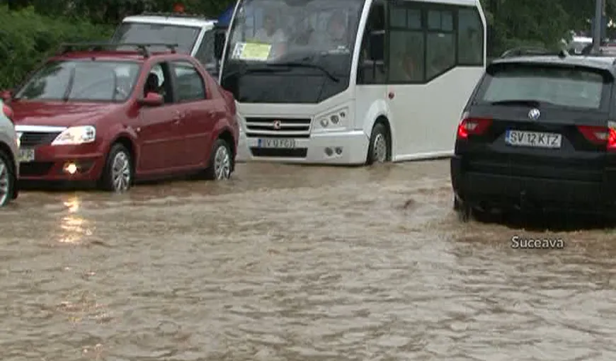 Ploile abundente fac ravagii în România. Mai multe oraşe au fost inundate, iar veştile de la meteorologi rămân proaste