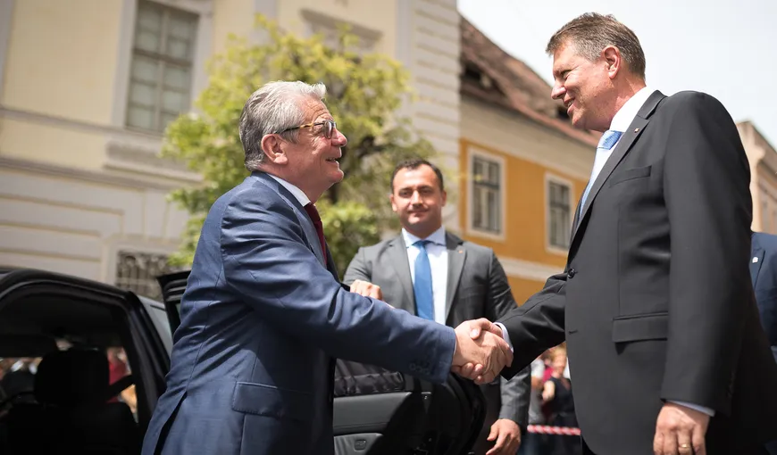Klaus Iohannis l-a decorat pe preşedintele Germaniei cu Ordinul Naţional „Steaua României” în grad de Colan