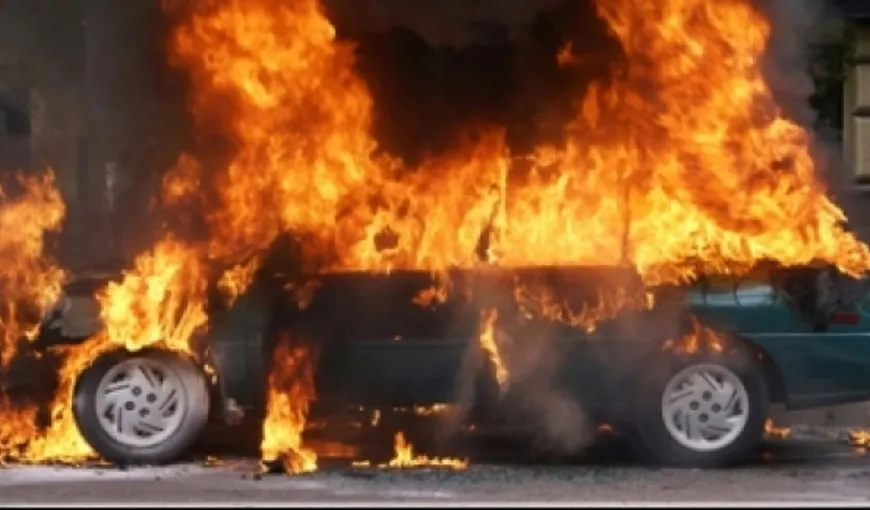 Trei maşini incendiate la Paris după manifestaţia antiguvernamentală
