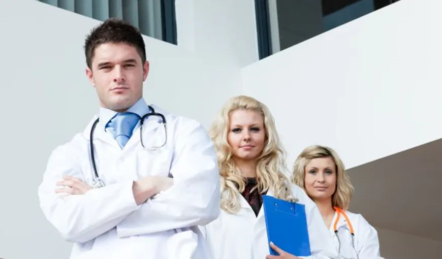 Studiu: 82,3% dintre tinerii medici spun că este posibil să emigreze