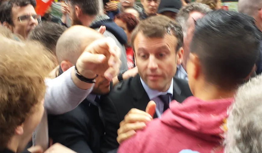 Franţa: Ministrul Economiei a fost bătut de sindicalişti
