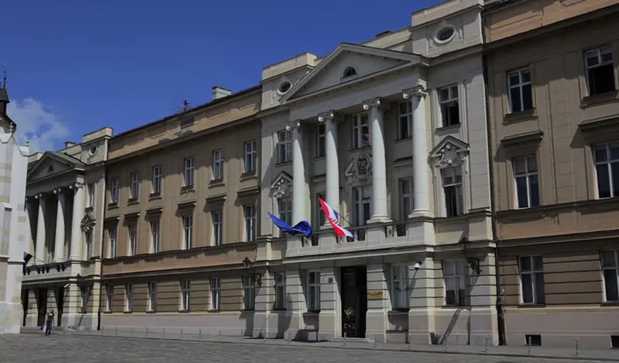 Parlamentul croat s-a autodizolvat şi deschide calea alegerilor anticipate