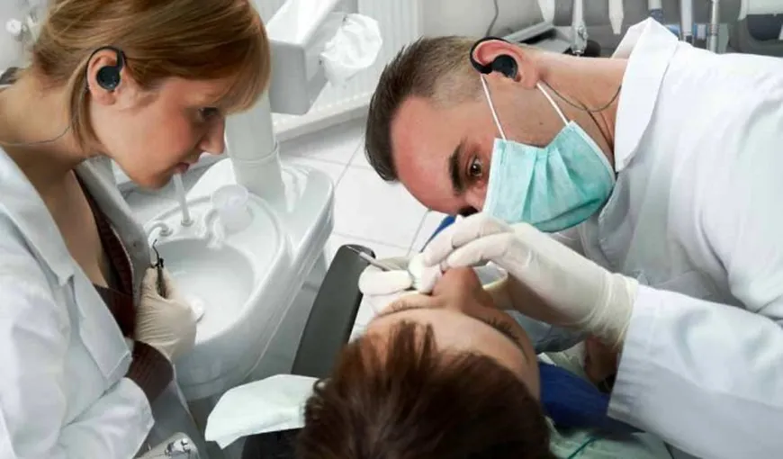 Cabinetul stomatologic te sperie? Iată câteva obiceiuri care îţi strică dinţii