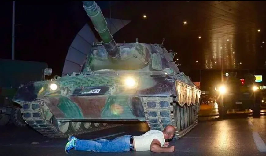 Imagini ŞOCANTE din Turcia. Cum a tras Armata în populaţie, din elicopter VIDEO