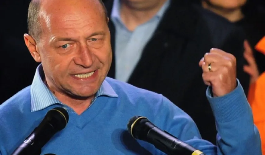 Traian Băsescu: DNA vrea să-mi distrugă familia. Fostul preşedinte a dezvăluit acuzaţiile aduse Ioanei Băsescu VIDEO