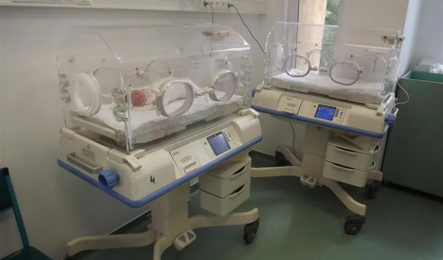 Un bebeluş a murit la spitalul din Piatra Neamţ. Părinţii acuză medicii că vor să muşamalizeze totul