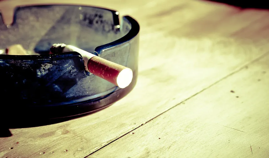 Cum să elimini rapid mirosul de ţigară din casă