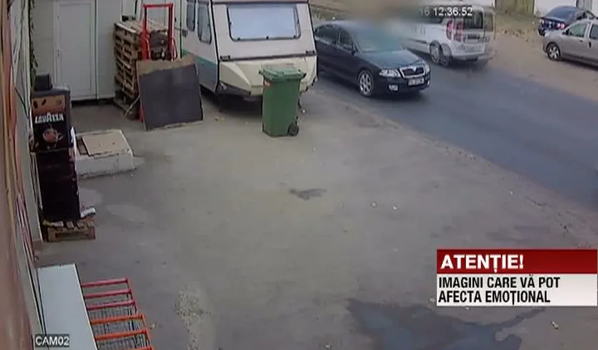 Accident grav în Galaţi. Un bărbat a fost spulberat de o maşină în timp ce aduna râme VIDEO