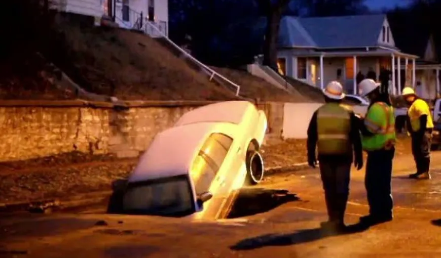 Un şofer care şi-a avariat maşina într-un crater a obţinut despăgubiri de 2000 de euro