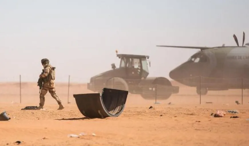 Trei soldaţi francezi au fost ucişi în Libia. Elicopterul în care se aflau a fost doborât de jihadişti