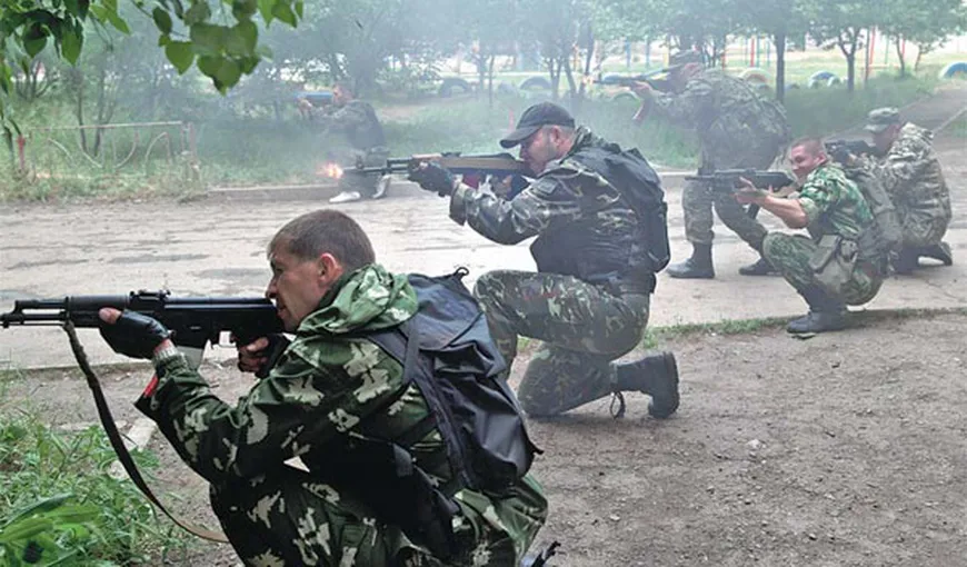 Se duce pacea din Ucraina: Doi militari ucraineni au fost ucişi şi zece, răniţi, în confruntările cu rebelii