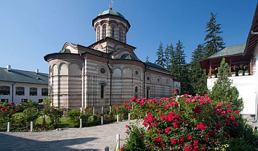 Mănăstiri din România pe care merită să le vizitezi în concediul acesta