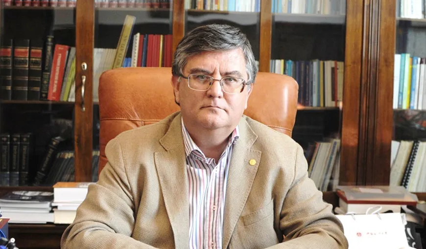 Mircea Dumitru părăseşte Guvernul dacă se dovedeşte că ministrul Petre Tobă a plagiat şi nu demisionează