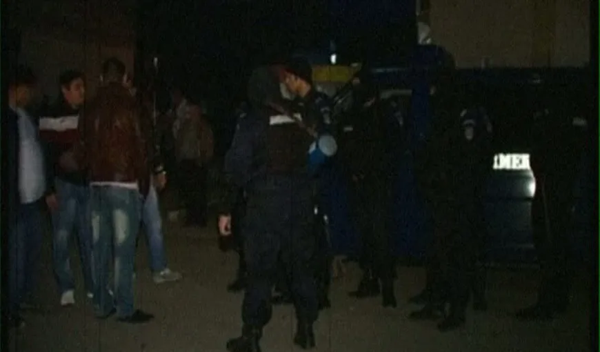 Scandal cu împuşcături într-un cartier din Târgu Jiu. O femeie a ajuns de urgenţă la spital