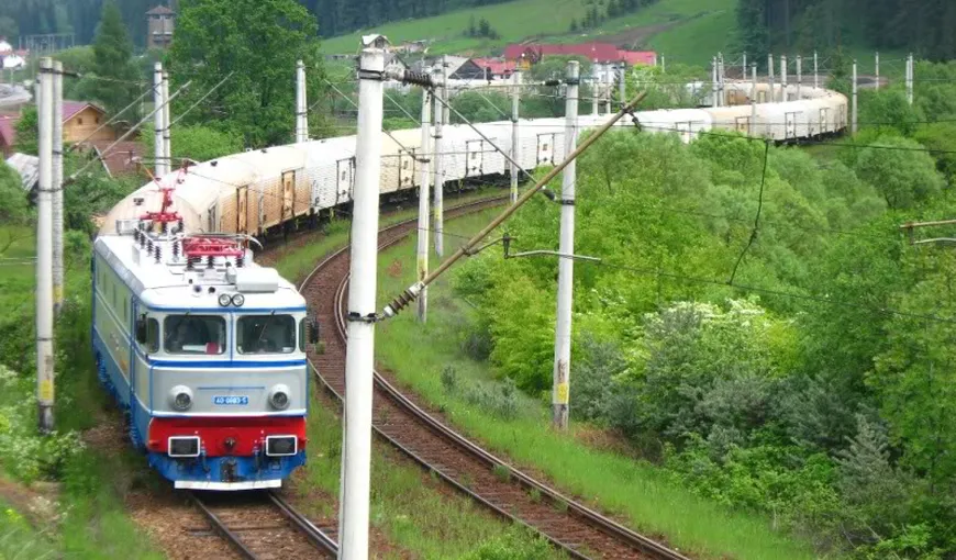 Un tânăr de 19 ani a fost curentat după ce s-a urcat pe un vagon al unui tren de marfă în gara din Braşov