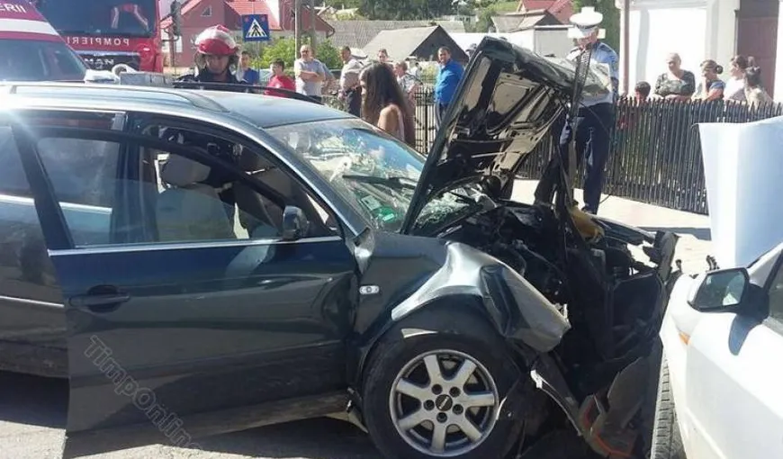 Accident grav în Bistriţa, cu şapte răniţi, între care trei copii. S-a intervenit cu elicopterul SMURD