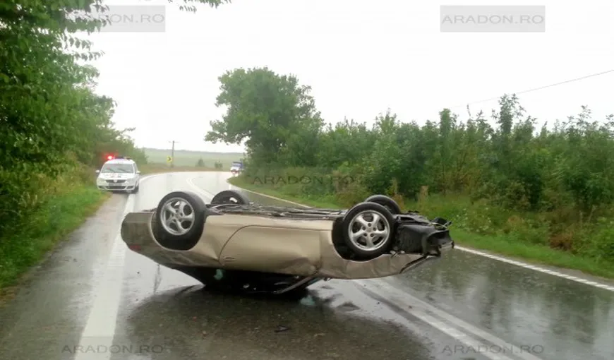 Accident între Arad şi Timişoara din cauza vremii. Un şofer nu a adaptat viteza la condiţiile de drum şi s-a răsturnat cu maşina