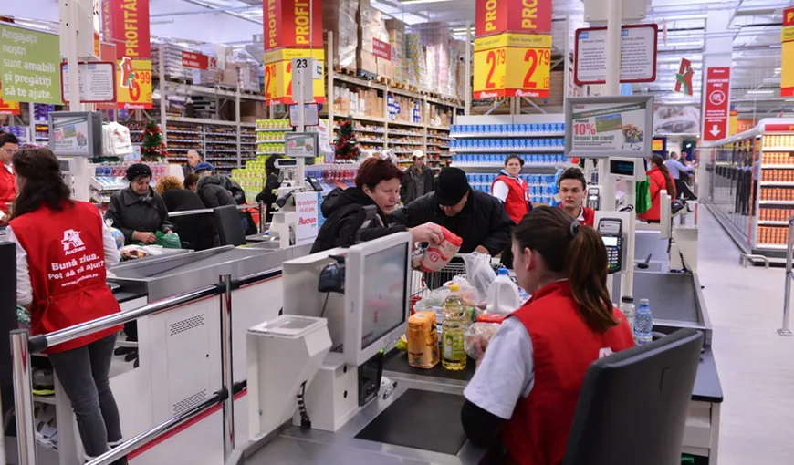 Numărul angajaţilor din hipermaketuri şi supermarketuri aproape s-a dublat în ultimii ani