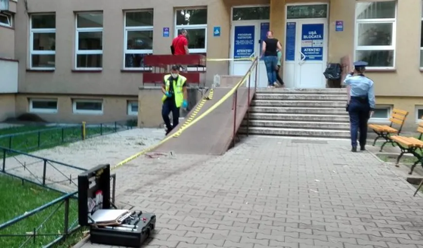 Un bătrân din Bacău s-a aruncat de la etajul patru al spitalului în care era internat