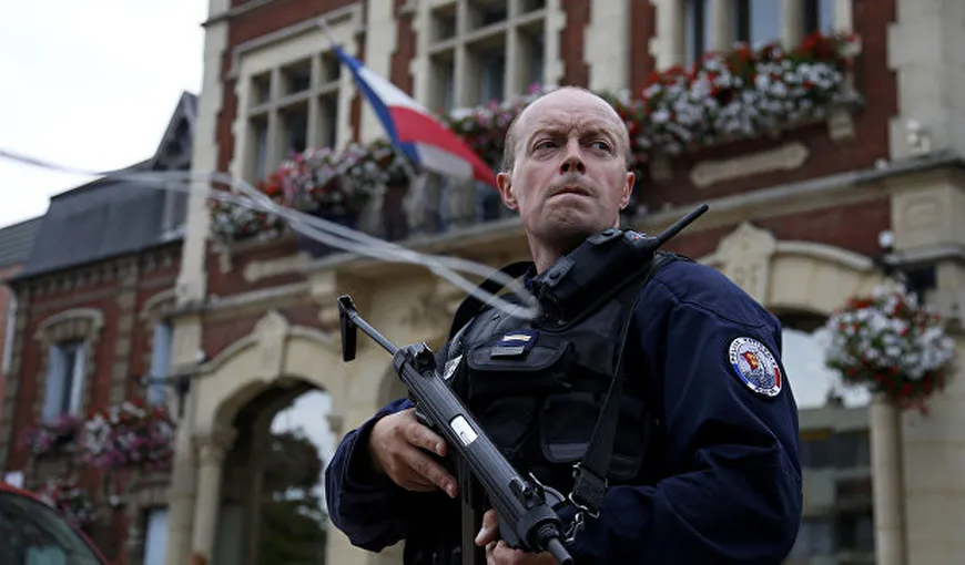 Atentat IMINENT la Paris, împiedicat de forţele de securitate franceze. Un imigrant afgan a fost arestat