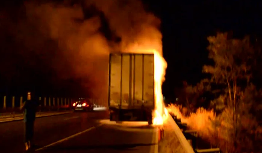 TIR în flăcări pe autostrada Bucureşti- Piteşti VIDEO