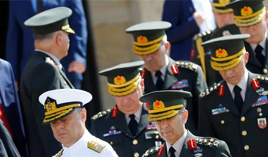 Turcia, Decret de Stat: Au fost schimbaţi din funcţii 167 de generali