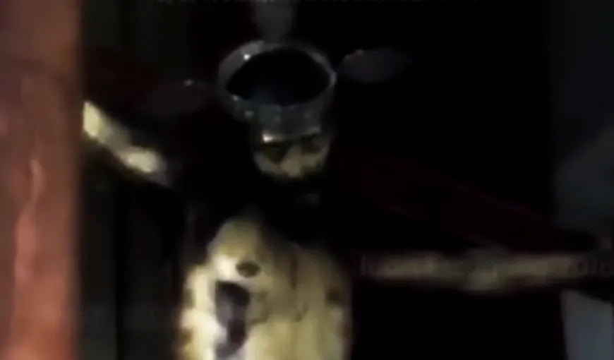 MINUNE. Statuia lui Iisus Hristos a deschis ochii în timpul slujbei. Un bărbat a filmat momentul VIDEO
