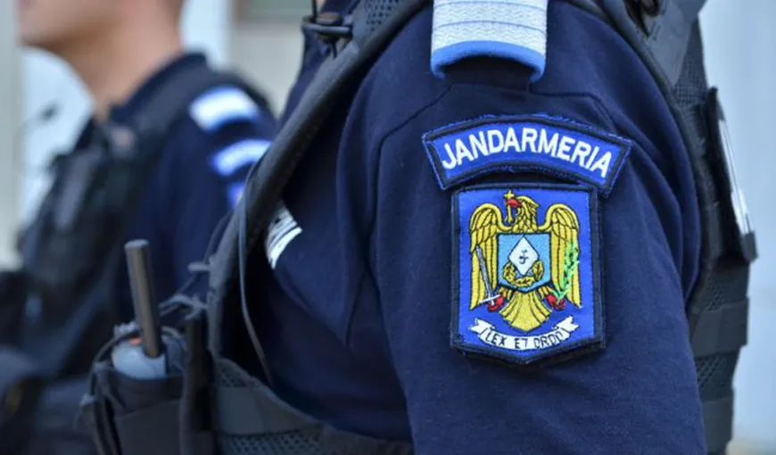 Trei poliţişti şi un jandarm, reţinuţi în dosarul tinerilor bătuţi din cauza unei confuzii