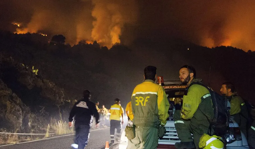 Incendiu ucigaş în Canare: Avioane şi elicoptere s-au luptat cu flăcările care au înghiţit insula La Palma
