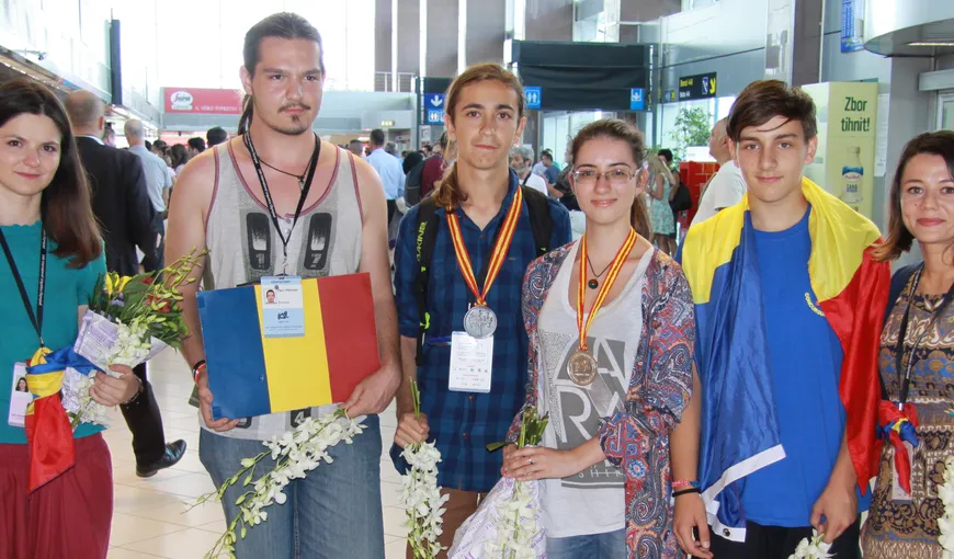 MEDALIE de ARGINT şi de BRONZ pentru elevii români, la Olimpiada Internaţională de Lingvistică