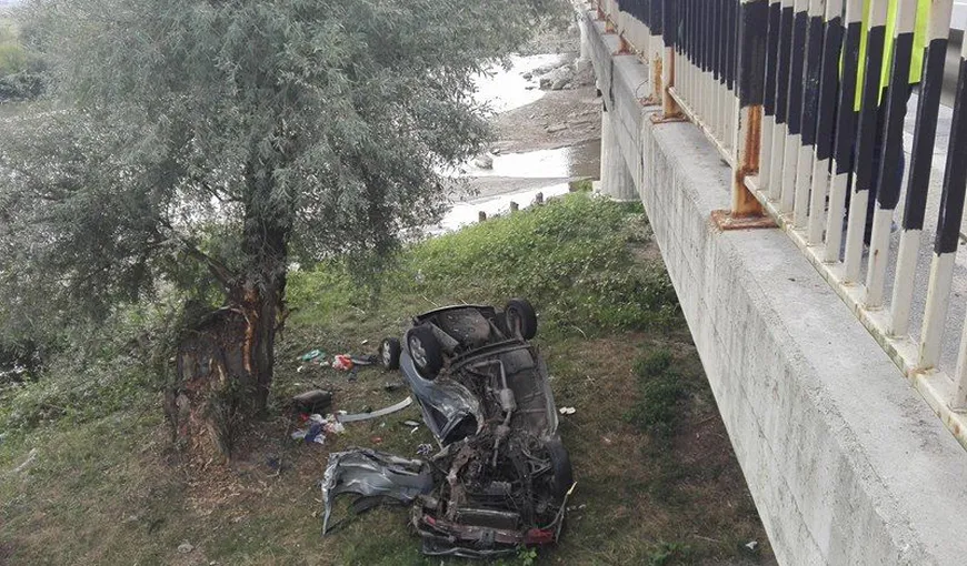 ACCIDENT MORTAL în Gorj. Un bărbat a plonjat cu maşina în Gilort