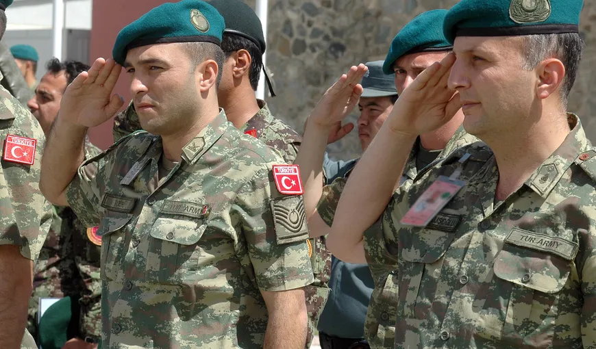 Turcia a cerut oficial EXTRĂDAREA a opt militari turci care s-au refugiat în Grecia după puciul de la Ankara