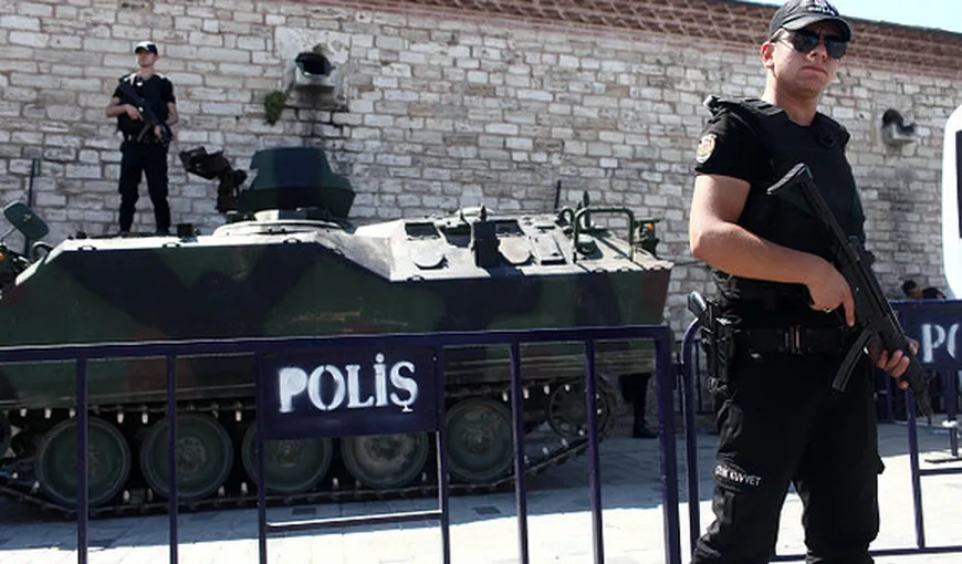 Fostul guvernator al Istanbulului, Huseyin Avni Mutlu, a fost arestat din cauza unor presupuse legături cu tentativa de puci
