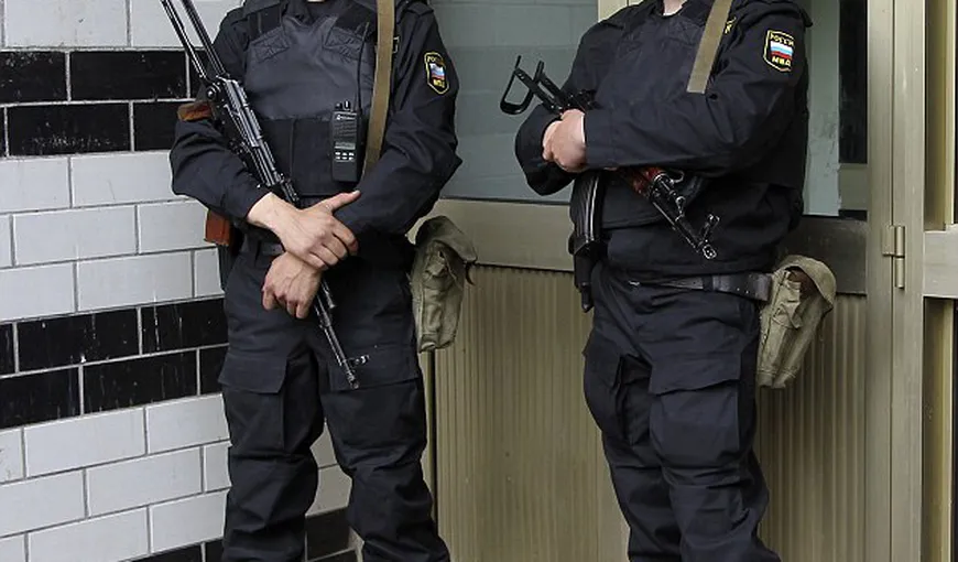 Schimb de focuri la Moscova. Indivizi cu TOPOARE şi arme de foc i-au atacat pe poliţişti. Cel puţin trei morţi UPDATE