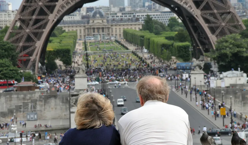 Numărul turiştilor care au vizitat Franţa în luna iulie a scăzut cu 10%. Motivul: ATACURILE TERORISTE