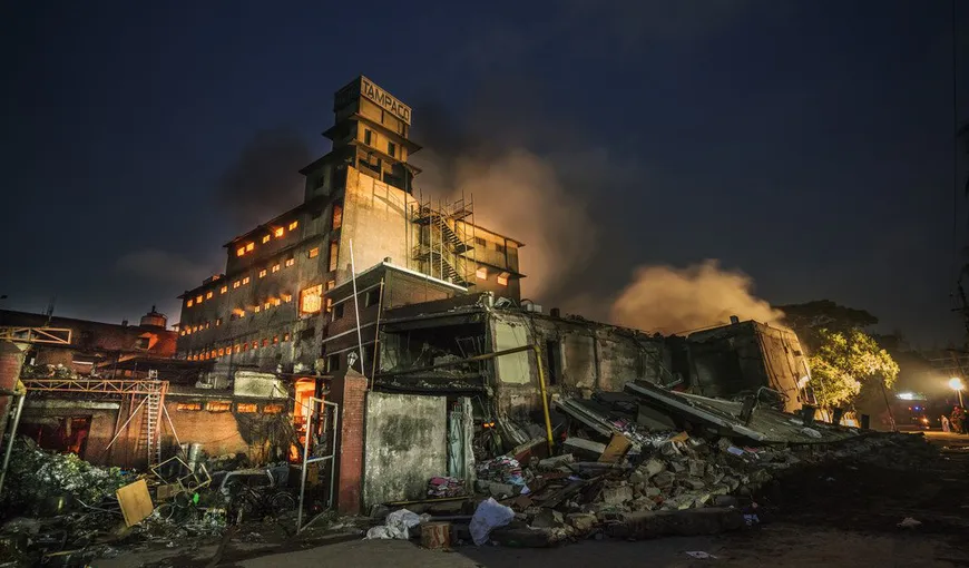 Incendiu la o fabrică, lângă Dhaka. Cel puţin 24 de morţi şi 74 de răniţi