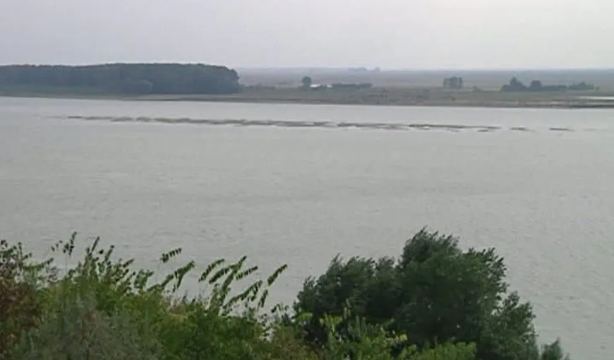 Fenomen îngrijorător în Galaţi: Insule de nisip pe Dunăre din cauza secetei VIDEO